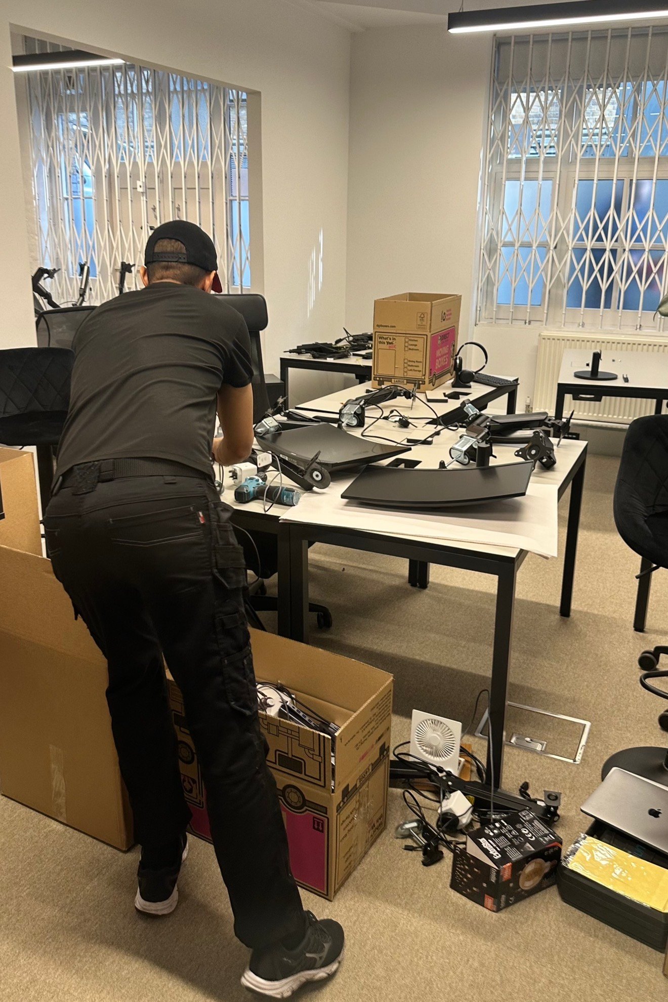 Man and van London service for office moves